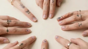 14 Small Finger Tattoos - Minimal Designs with Meaning